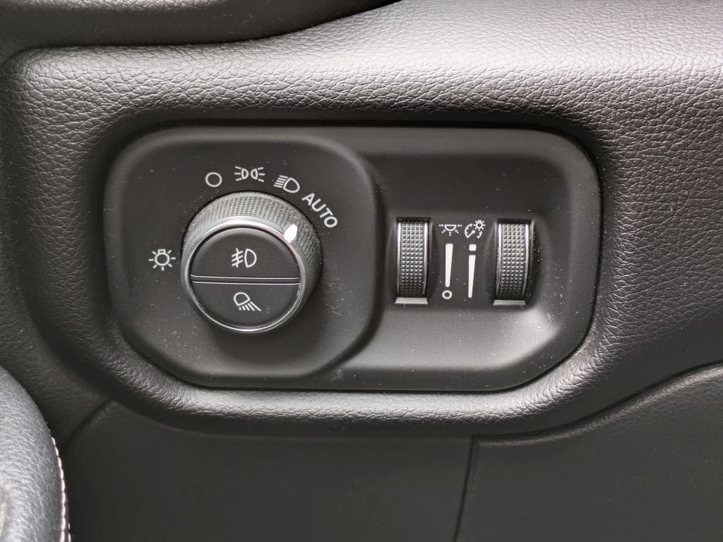 2022 RAM 2500 Laramie Crew Cab 4x4 6'4" Box
