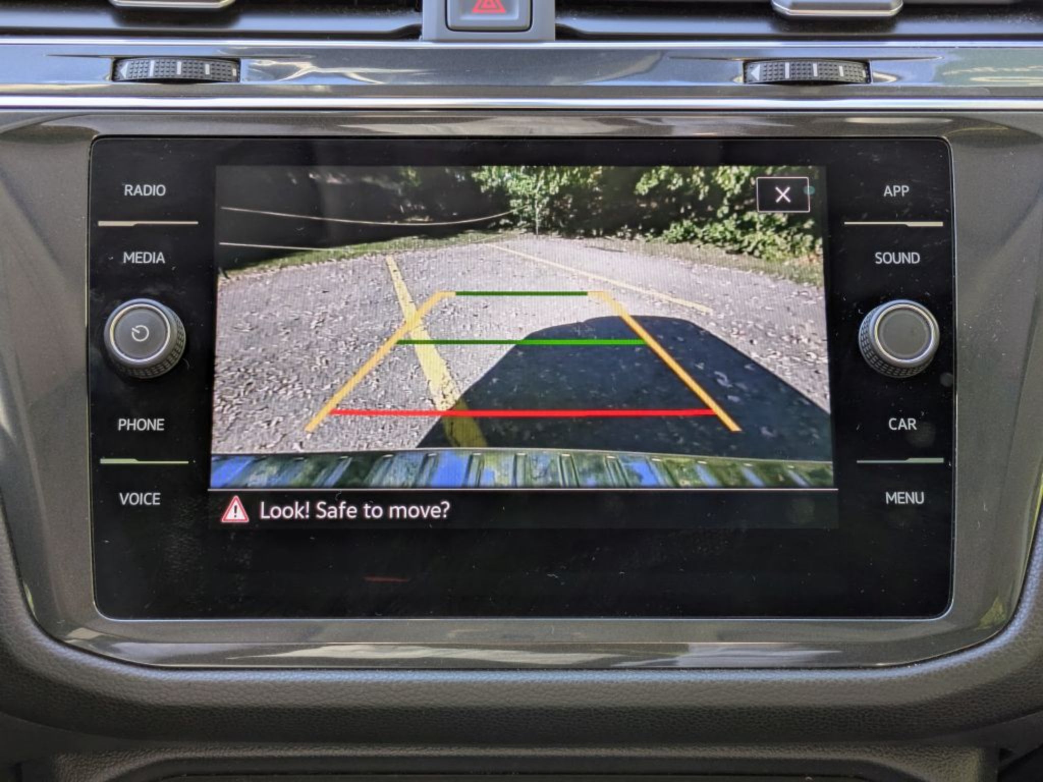 2022 Volkswagen Tiguan SE - Photo 21