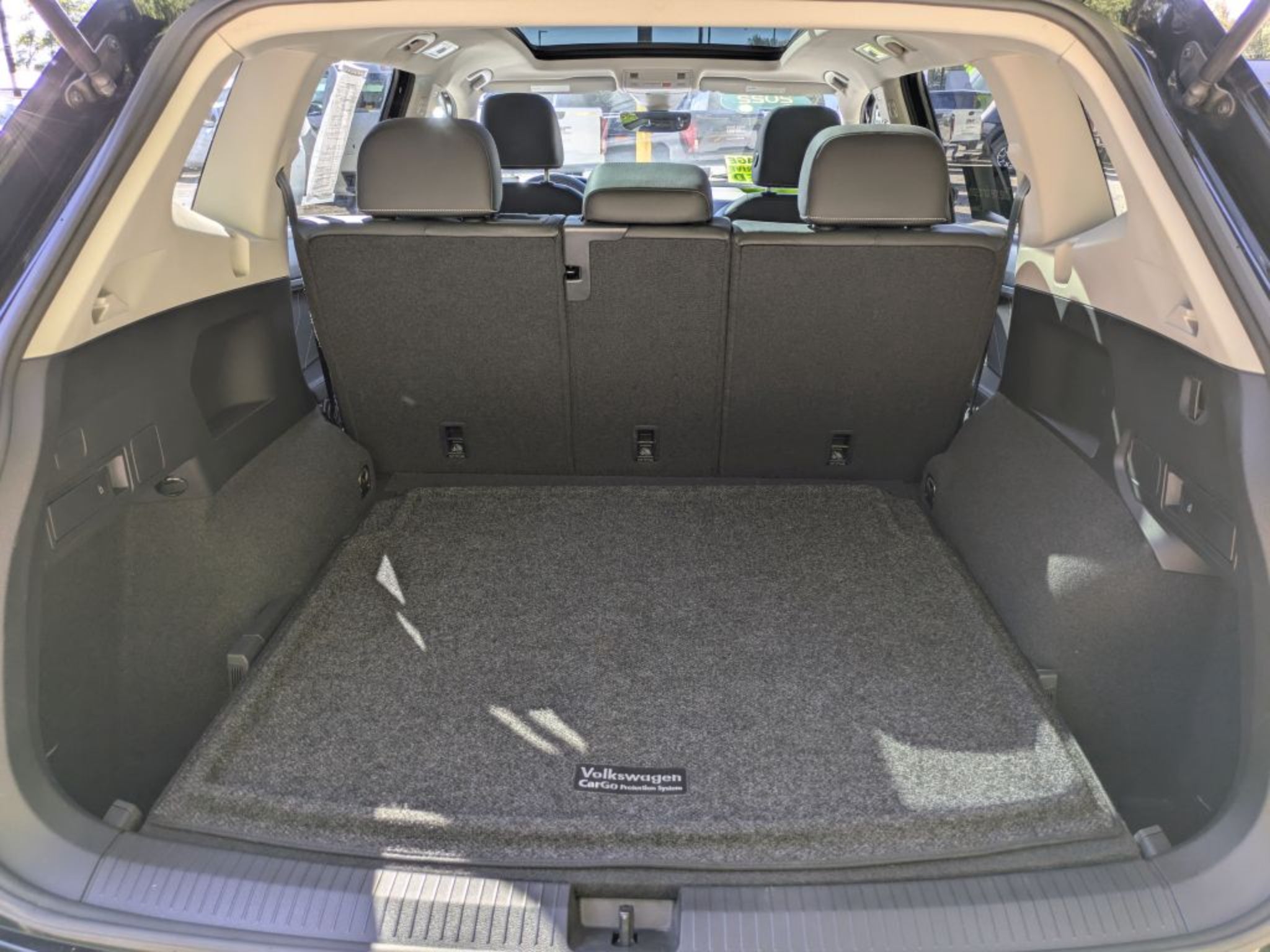 2022 Volkswagen Tiguan SE - Photo 32