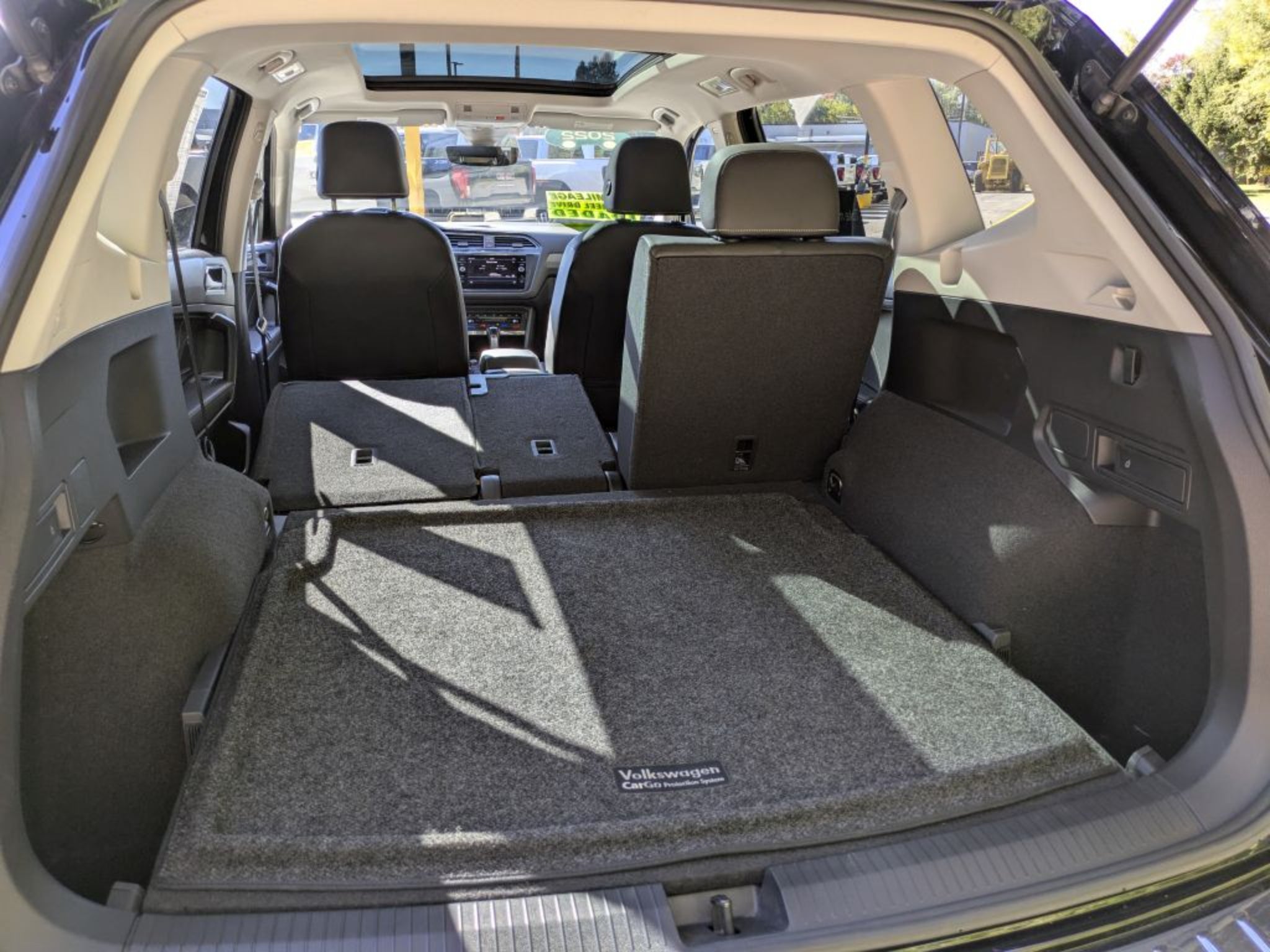 2022 Volkswagen Tiguan SE - Photo 33