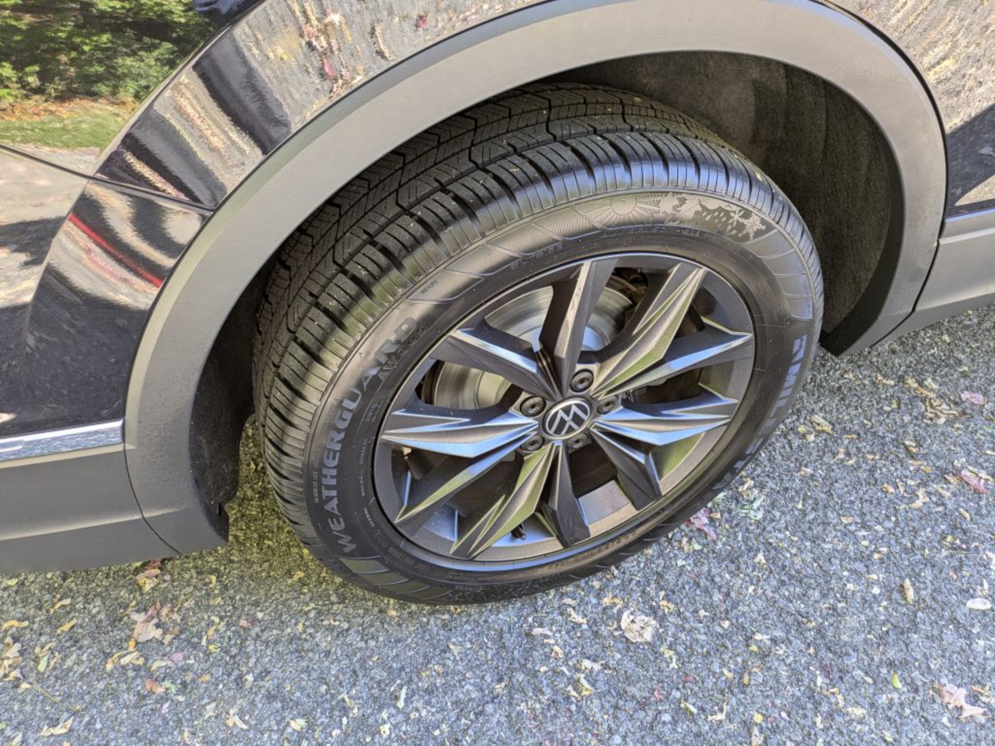 2022 Volkswagen Tiguan SE - Photo 38