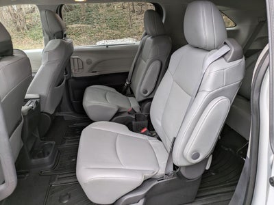 2023 Toyota Sienna XLE