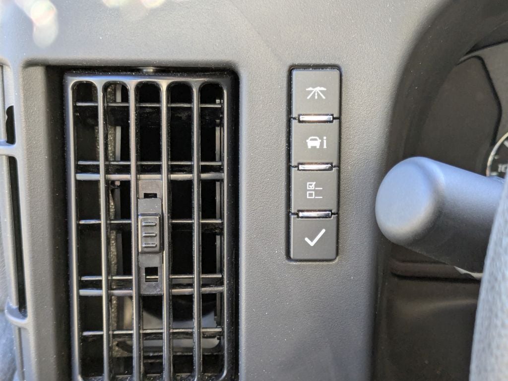 2025 GMC Savana Cutaway 3500 1WT