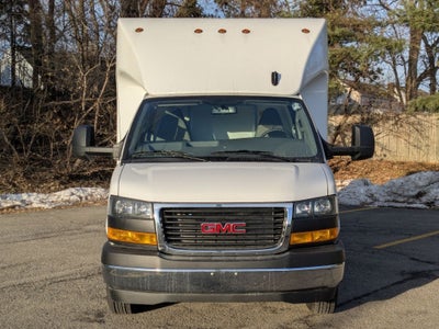 2025 GMC Savana Cutaway 3500 1WT
