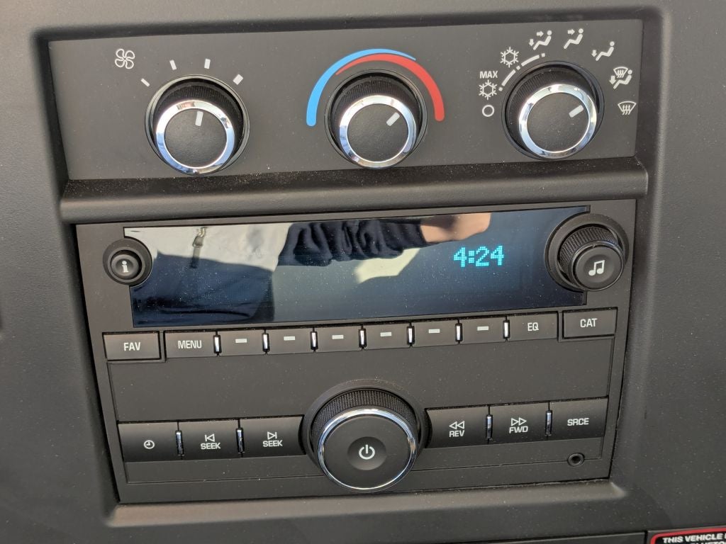 2025 GMC Savana Cutaway 3500 1WT