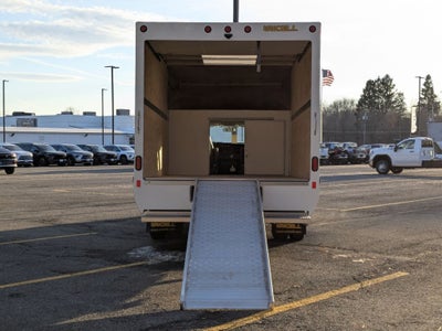 2025 GMC Savana Cutaway 3500 1WT