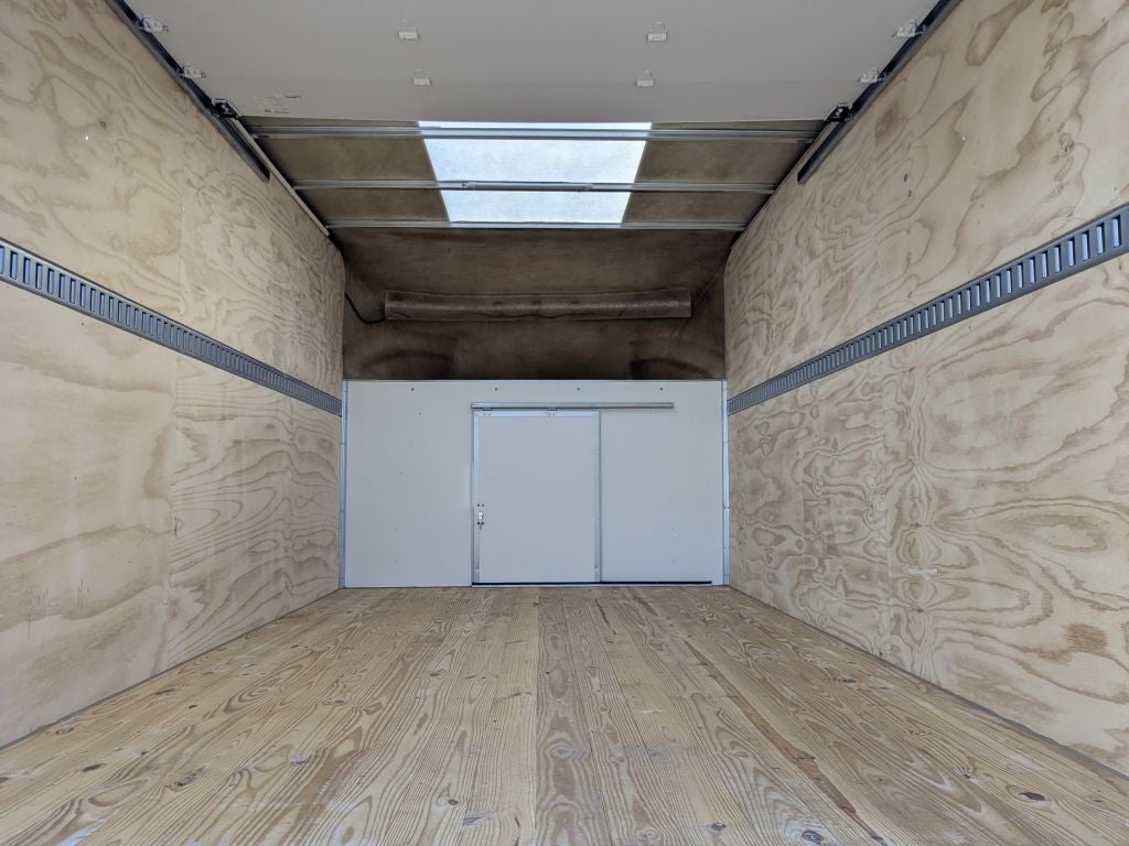 2025 GMC Savana Cutaway 3500 1WT