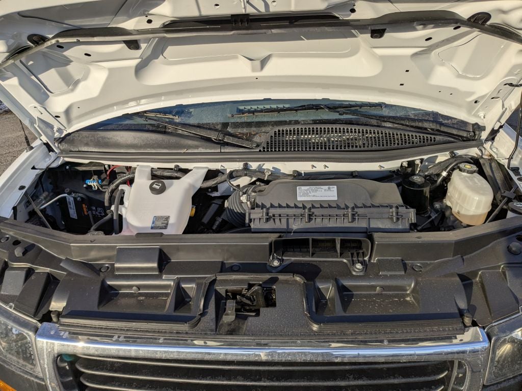 2025 GMC Savana Cutaway 3500 1WT