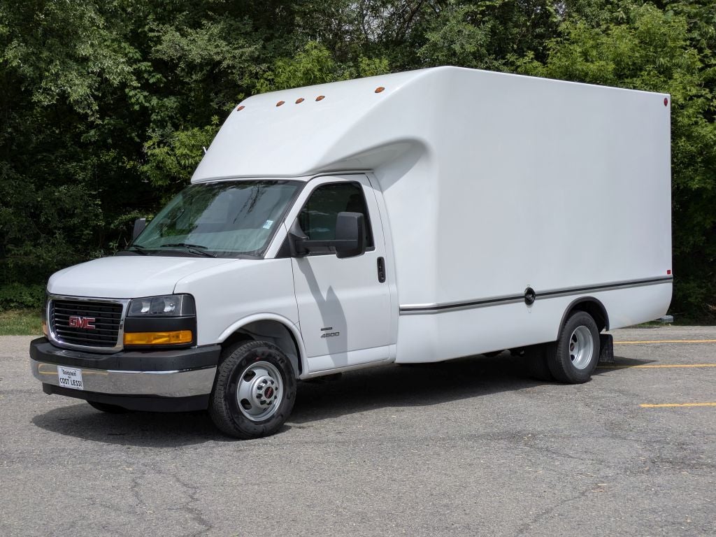 2026 GMC Savana Cutaway 4500 2WT
