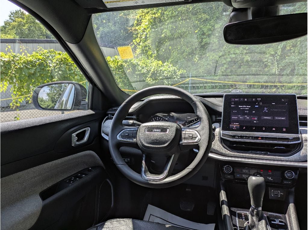 2023 Jeep Compass Latitude Lux