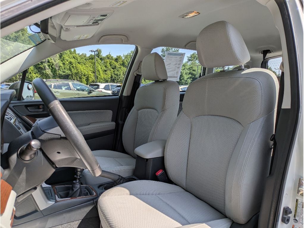 2017 Subaru Forester 2.5i (M6)