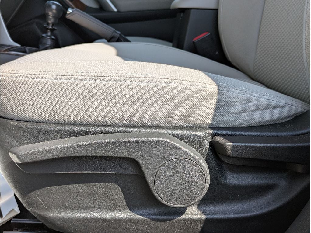 2017 Subaru Forester 2.5i (M6)
