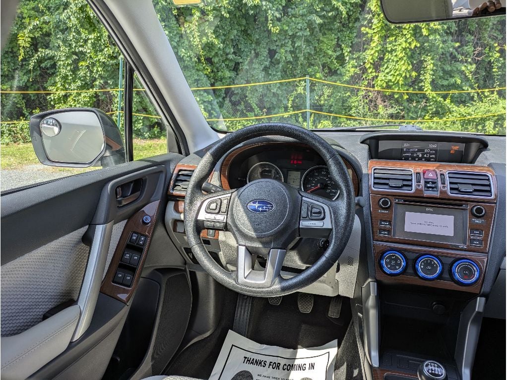 2017 Subaru Forester 2.5i (M6)