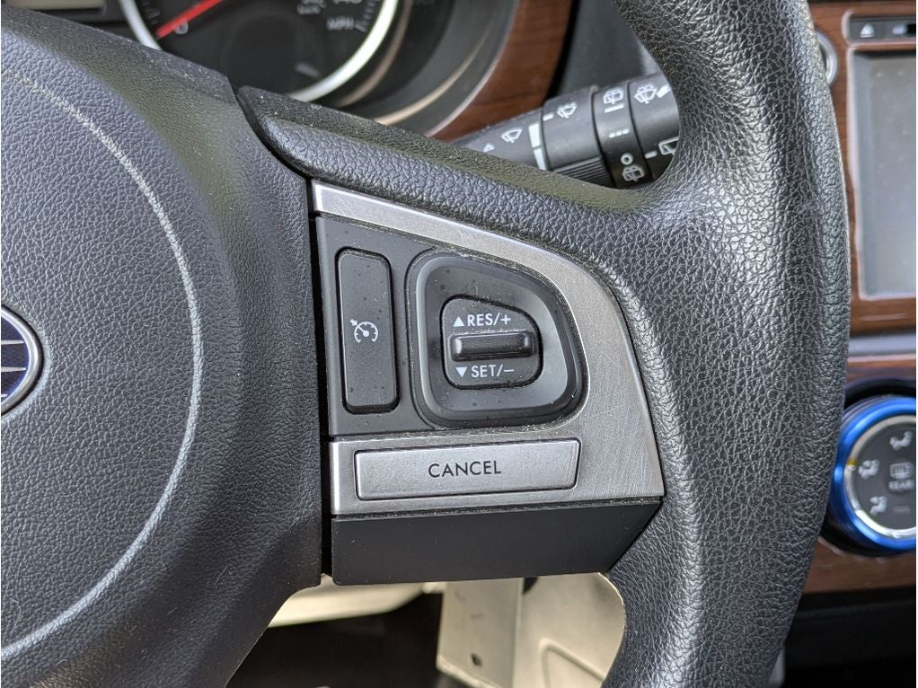 2017 Subaru Forester 2.5i (M6)