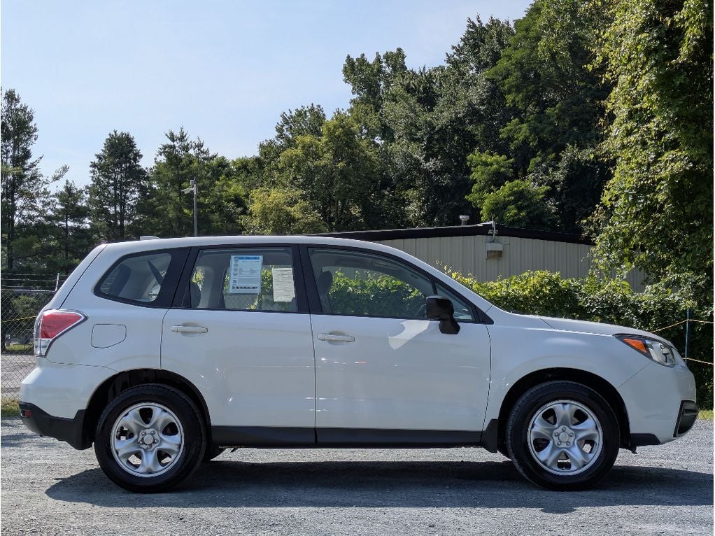 2017 Subaru Forester 2.5i (M6)