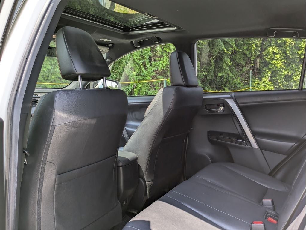 2017 Toyota RAV4 SE