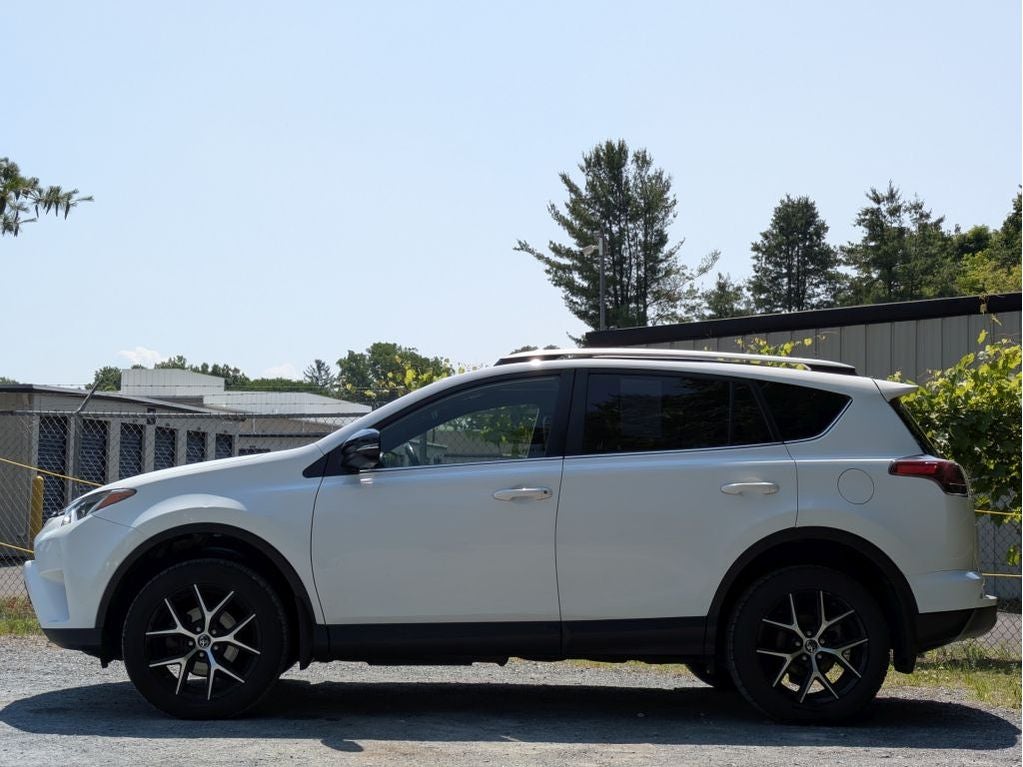 2017 Toyota RAV4 SE