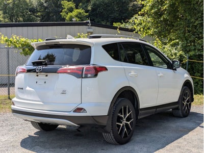 2017 Toyota RAV4 SE