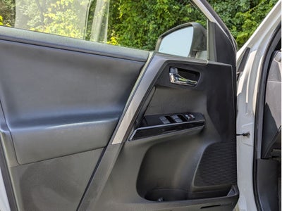 2017 Toyota RAV4 SE