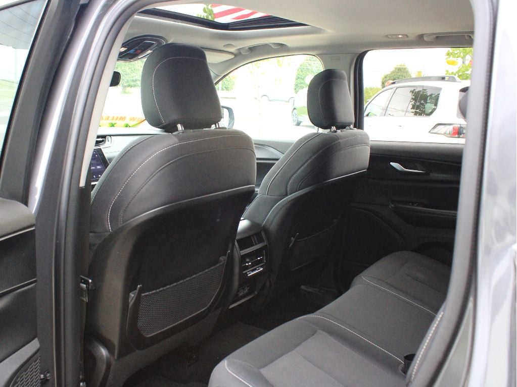 2023 Jeep Grand Cherokee Laredo X