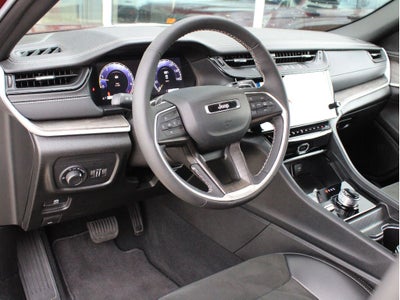 2026 Jeep Grand Cherokee Laredo Altitude