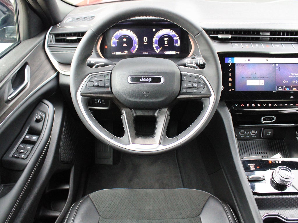 2026 Jeep Grand Cherokee Laredo Altitude