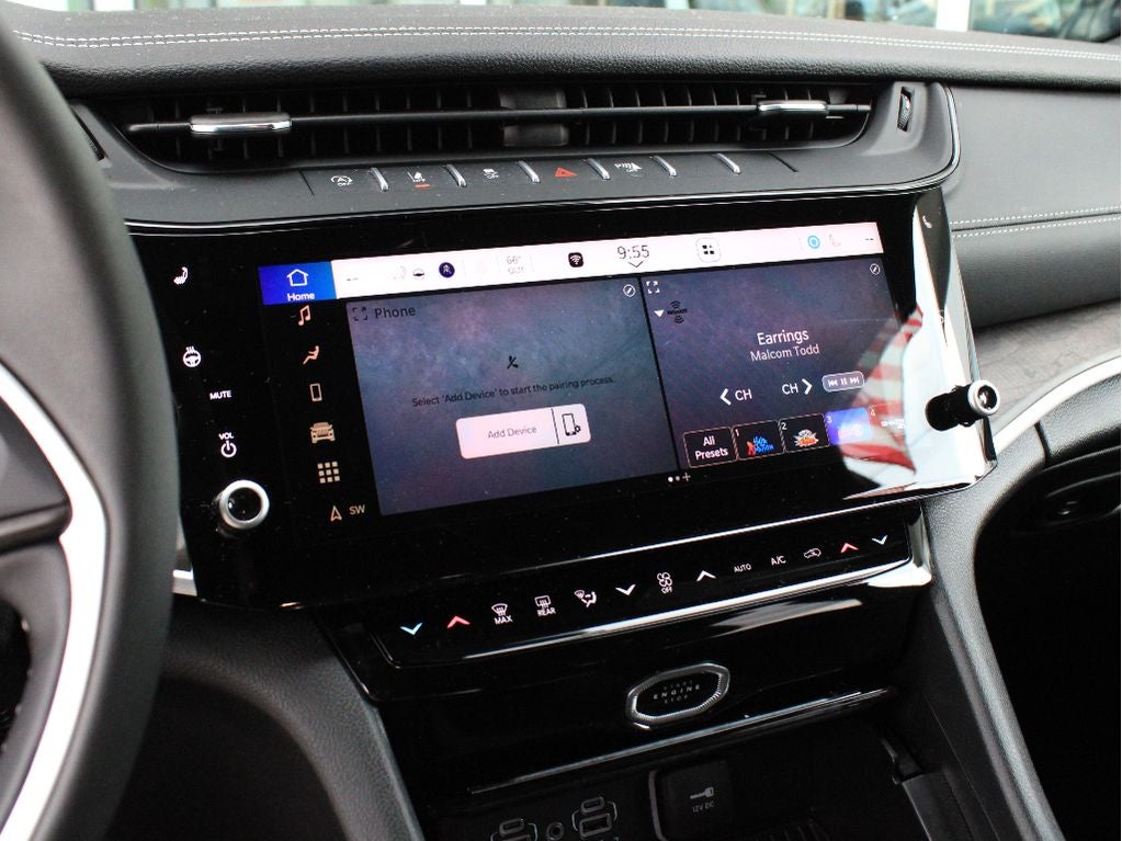 2026 Jeep Grand Cherokee Laredo Altitude