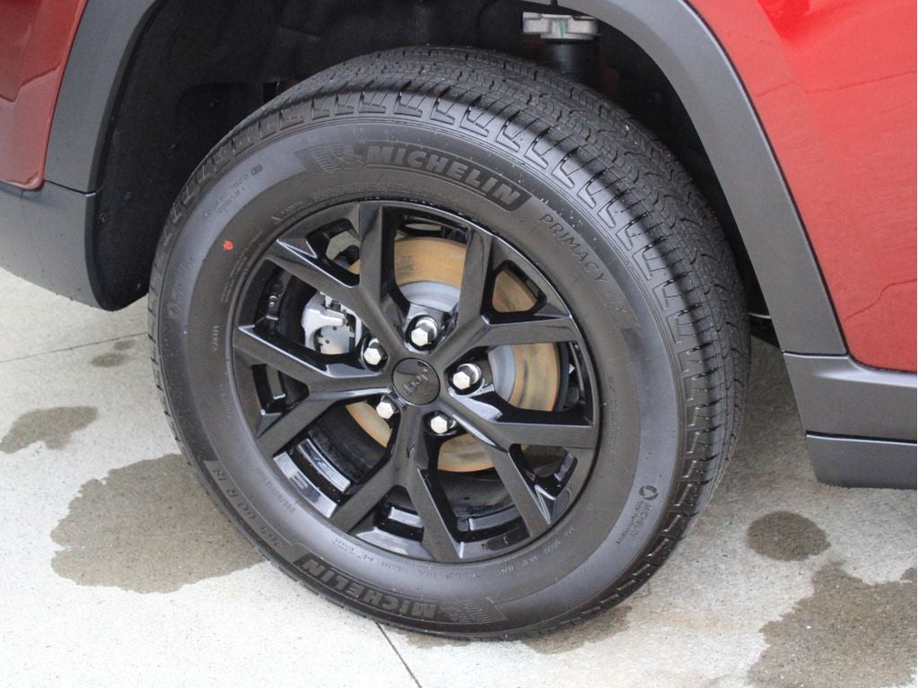 2026 Jeep Grand Cherokee Laredo Altitude
