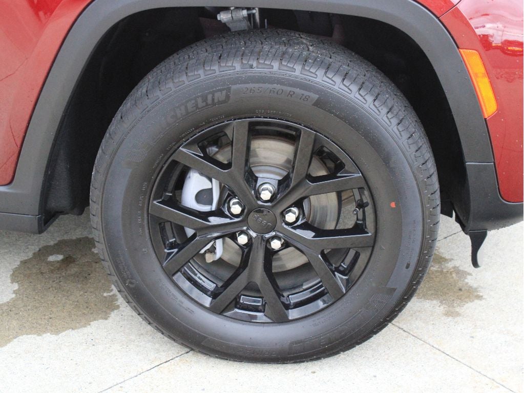 2026 Jeep Grand Cherokee Laredo Altitude