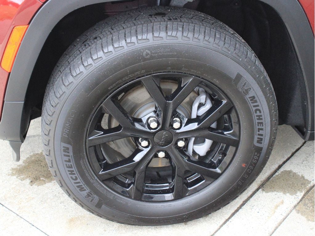 2026 Jeep Grand Cherokee Laredo Altitude