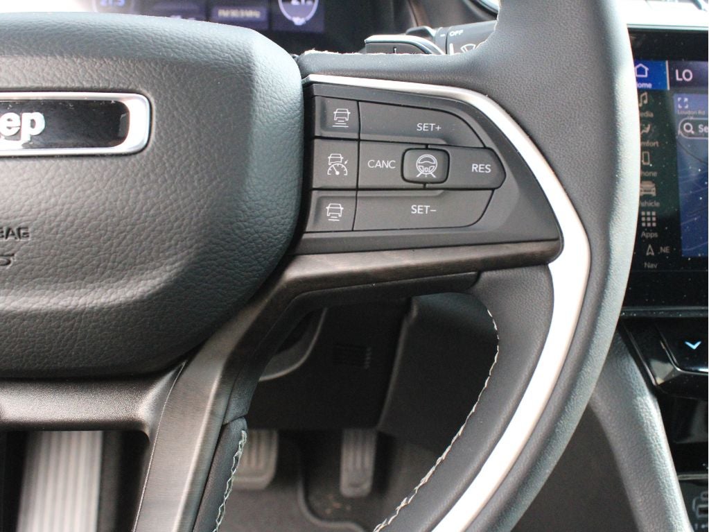 2026 Jeep Grand Cherokee Laredo Altitude