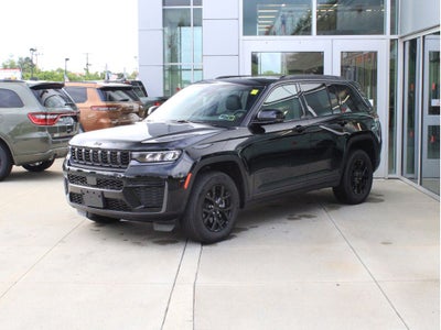 2026 Jeep Grand Cherokee Laredo Altitude