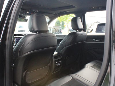 2026 Jeep Grand Cherokee Laredo Altitude