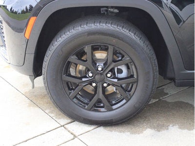 2026 Jeep Grand Cherokee Laredo Altitude