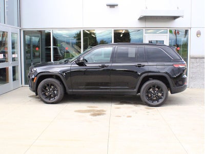 2026 Jeep Grand Cherokee Laredo Altitude