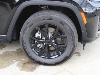 2026 Jeep Grand Cherokee Laredo Altitude