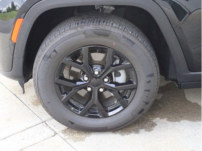 2026 Jeep Grand Cherokee Laredo Altitude