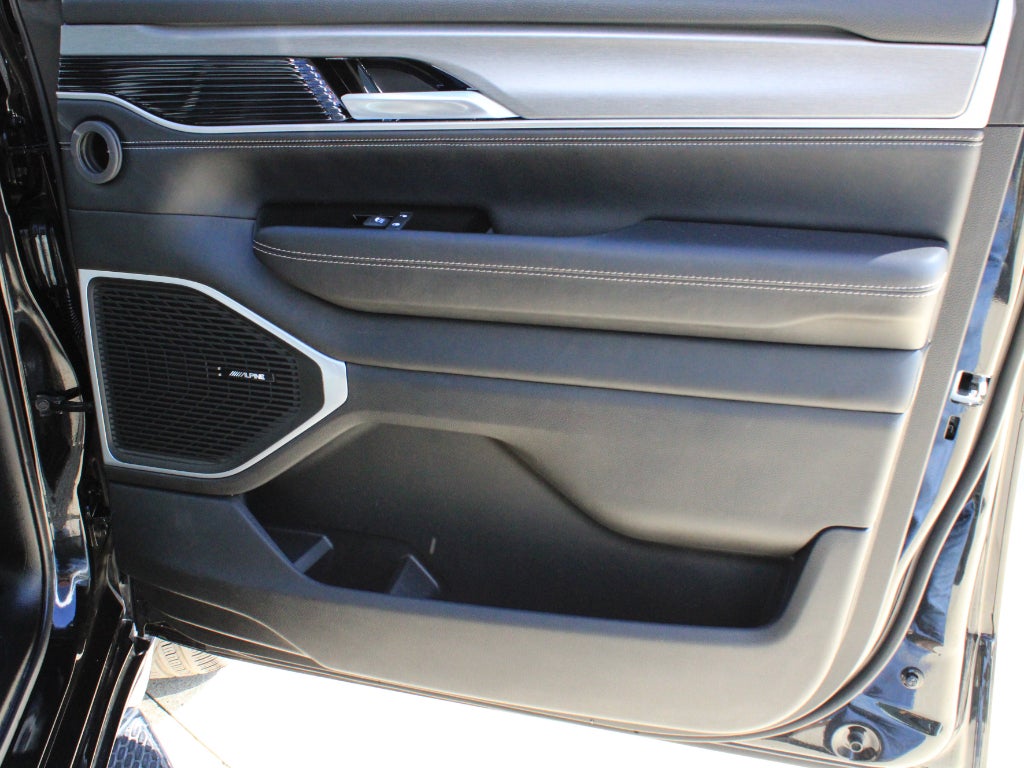 2025 Jeep Wagoneer Series II Carbide