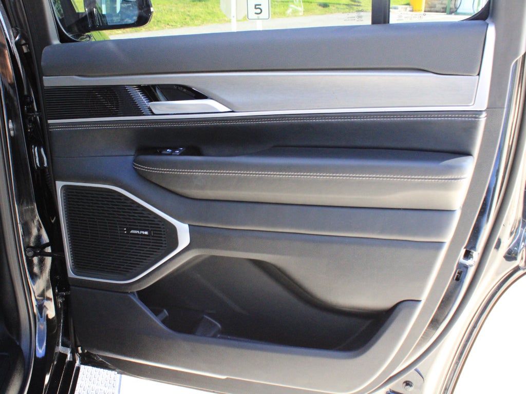 2025 Jeep Wagoneer Series II Carbide