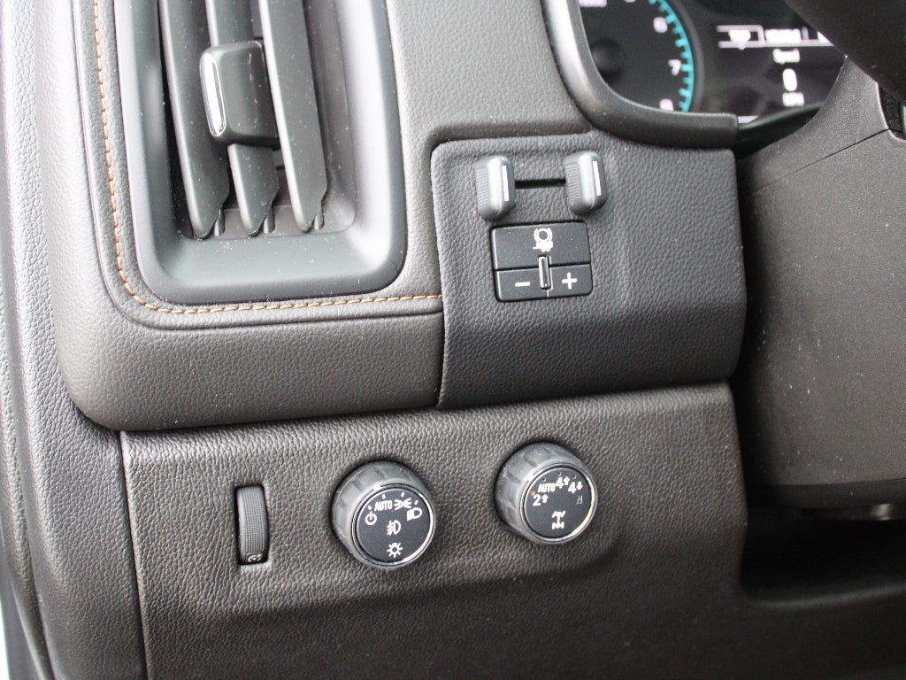 2022 GMC Canyon 4WD AT4 w/Cloth