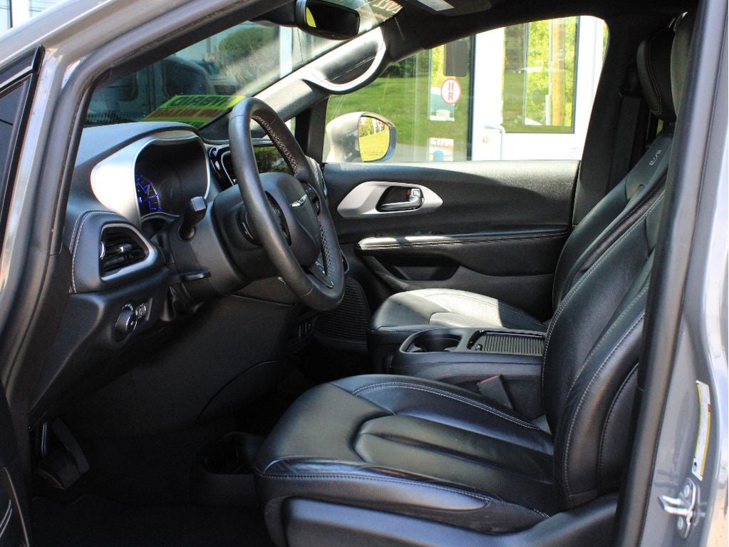 2022 Chrysler Pacifica Hybrid Touring L