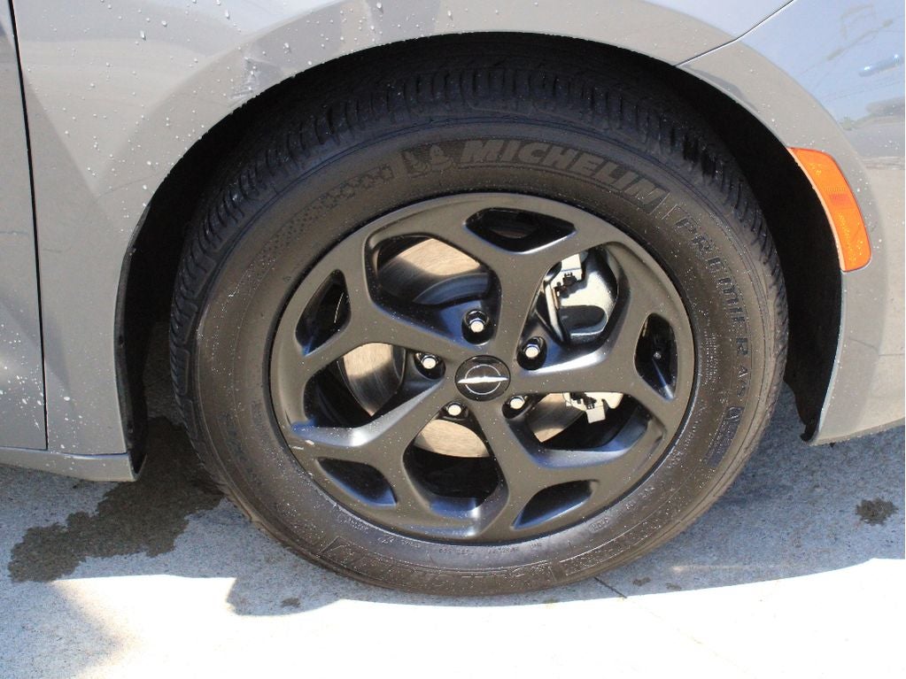 2022 Chrysler Pacifica Hybrid Touring L