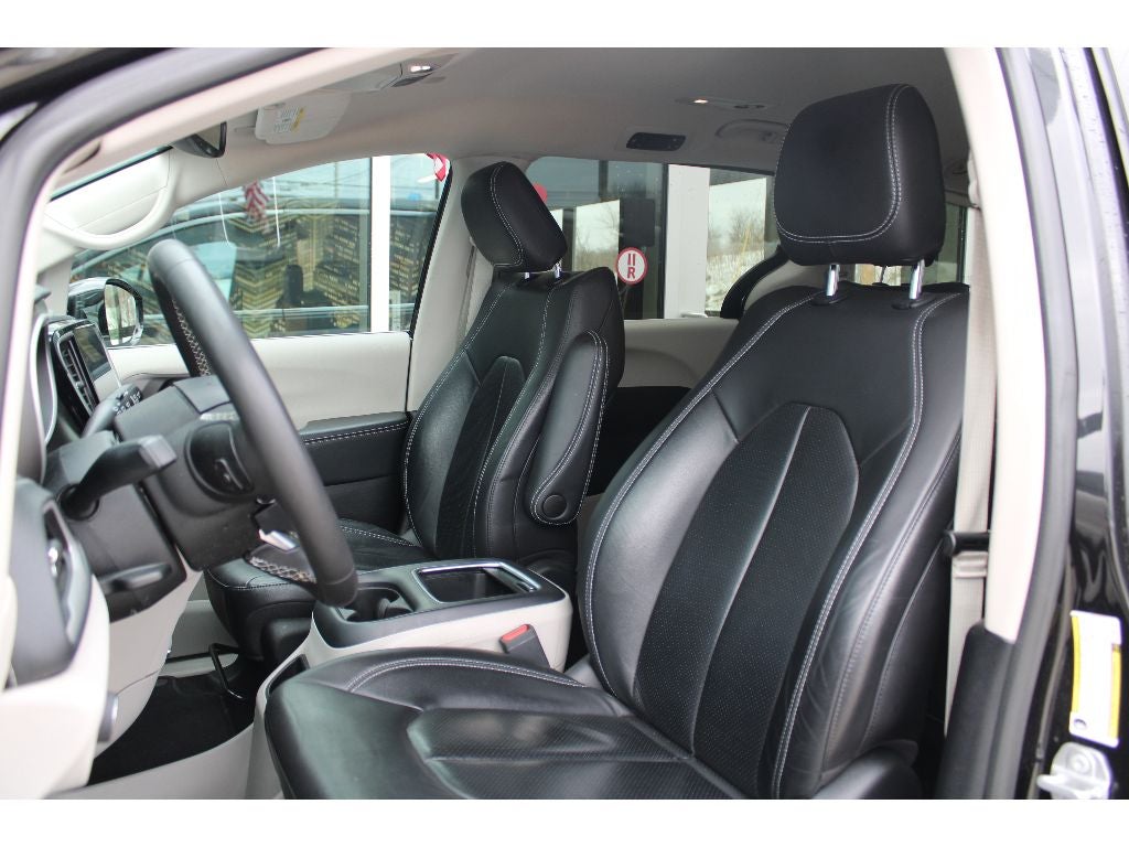 2022 Chrysler Pacifica Hybrid Hybrid Touring L