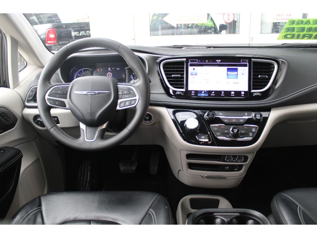 2022 Chrysler Pacifica Hybrid Hybrid Touring L