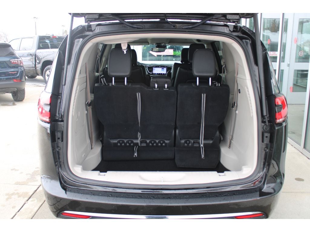 2022 Chrysler Pacifica Hybrid Hybrid Touring L