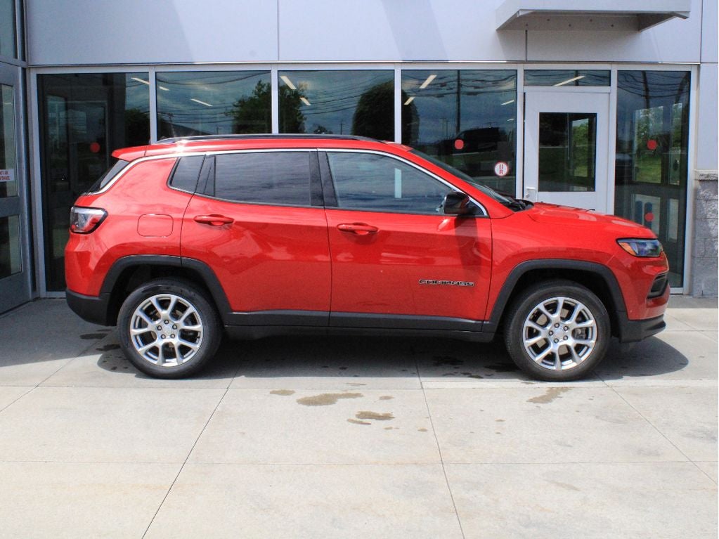 2023 Jeep Compass Latitude Lux