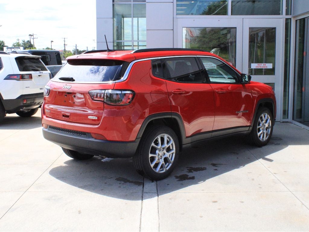 2023 Jeep Compass Latitude Lux
