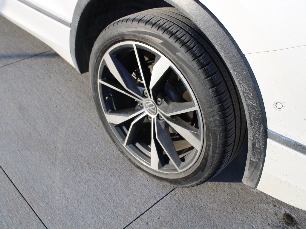 2023 Volkswagen Tiguan SEL R-Line