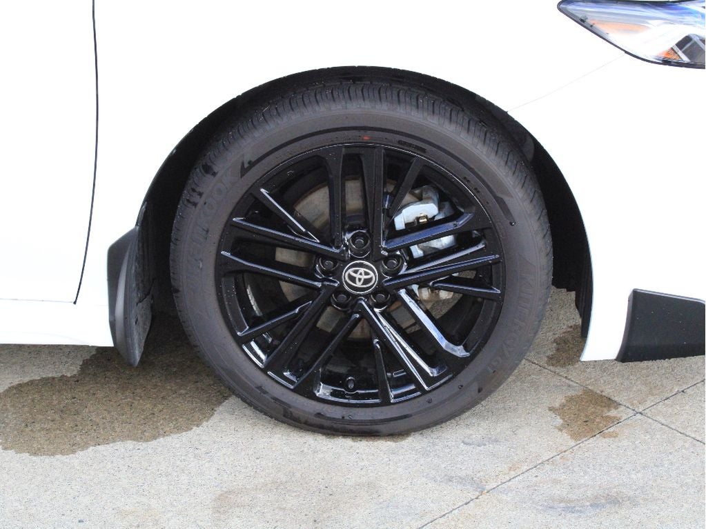2025 Toyota Camry Hybrid SE