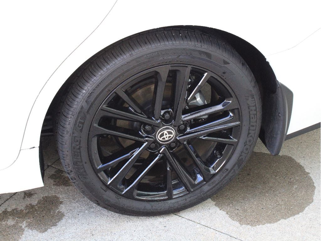 2025 Toyota Camry Hybrid SE